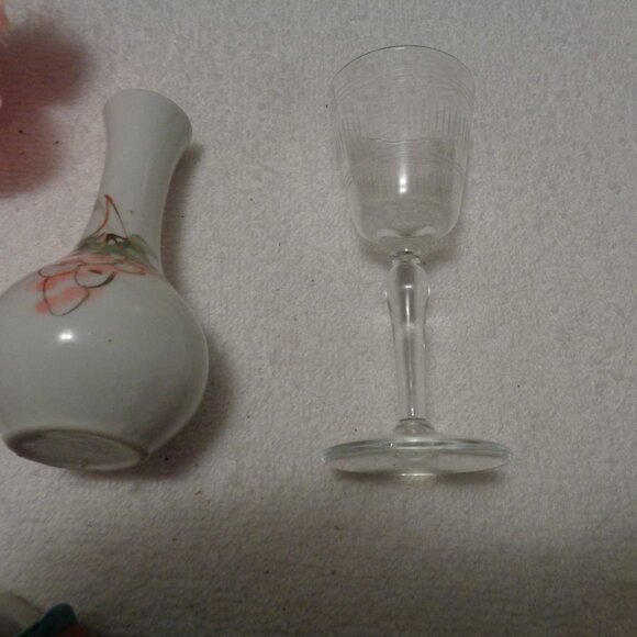 VINTAGE OLD PINK SHOE TINY BLUE SHOE TINY ETCHED GLASS SM GRAPES VASE LOT OF 4 - Picture 8 of 9